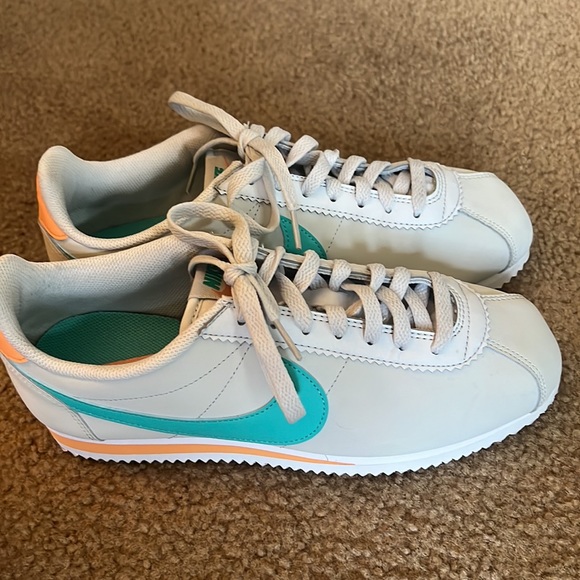 Nike Shoes - Nike Classic Cortez